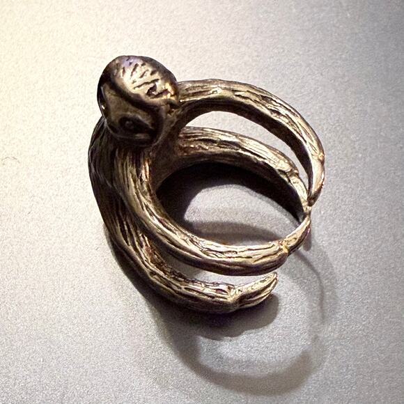 Silver Tone Sloth Finger Grip Ring Size 5.5 US - Picture 7 of 7